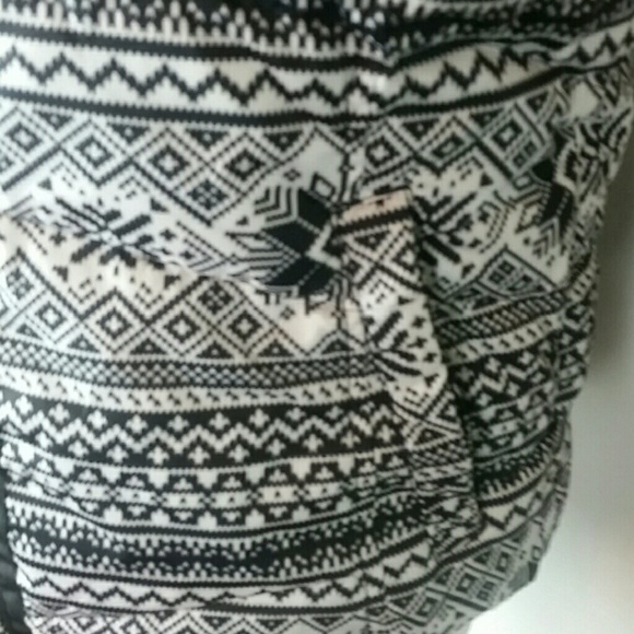 LANDS END l Puff Vest Black White Print - Picture 5 of 8
